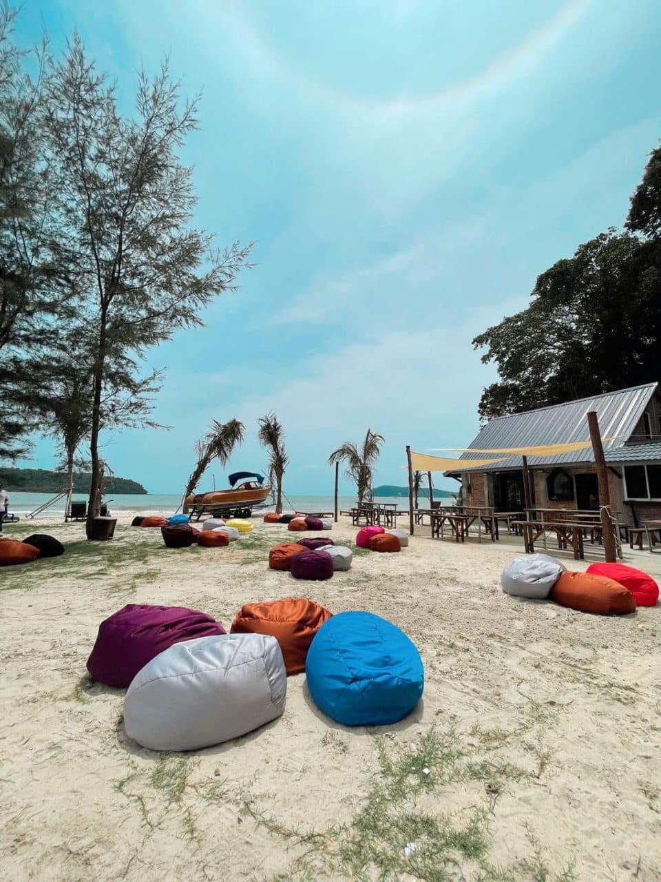 Langkawi Pantai Cenang - Private Beach Glamping Experience Екстер'єр фото